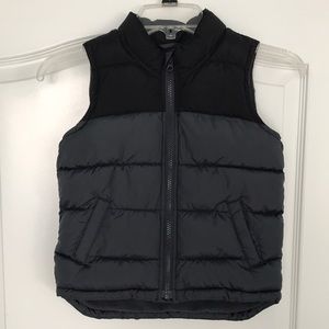 Old Navy puffer vest, Size 5T